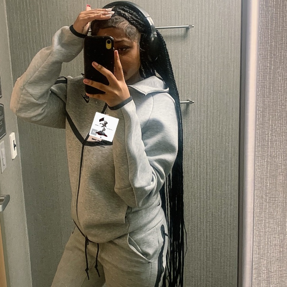 Meet your Posher, A'niya